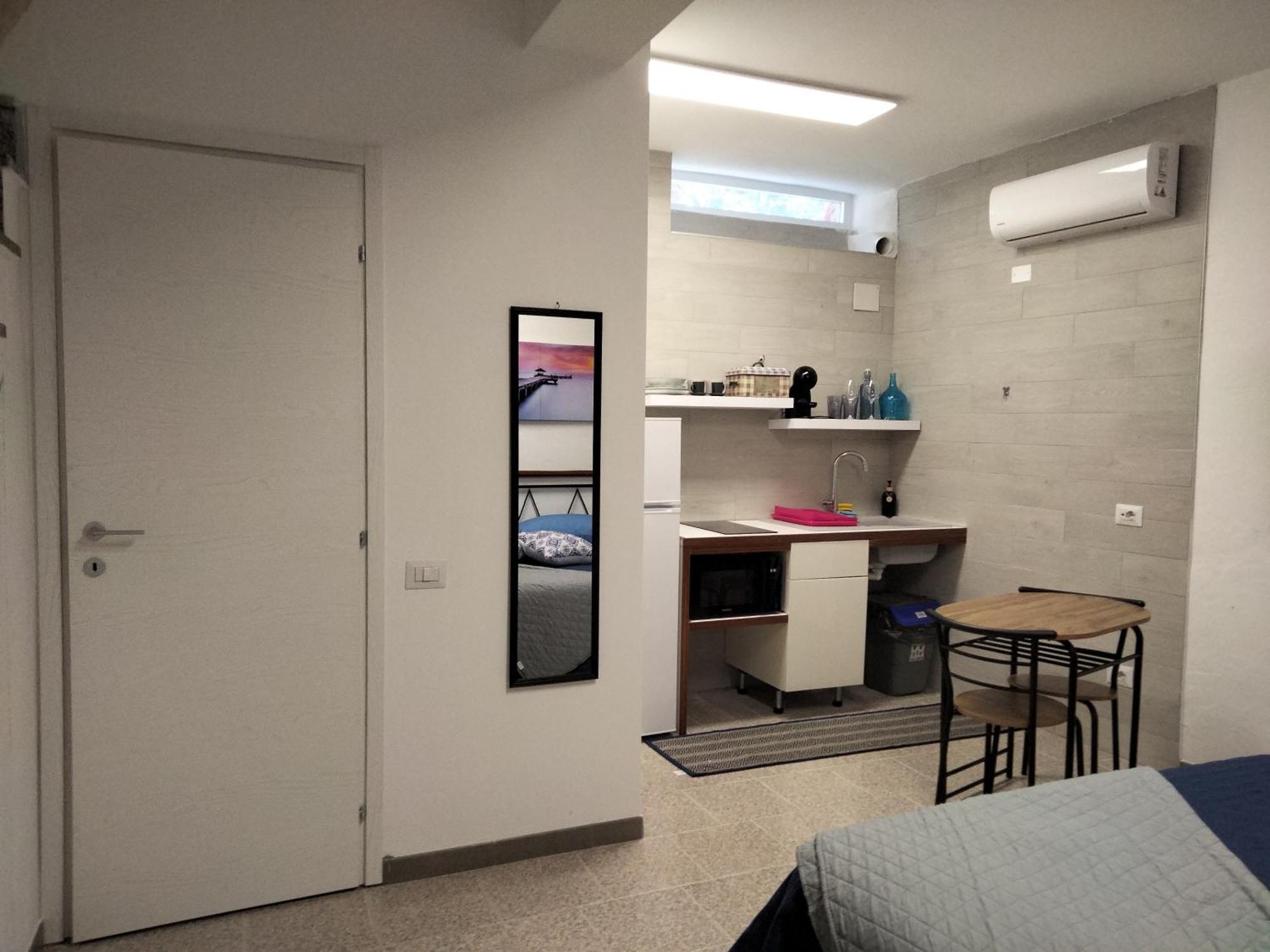 La Cantina Mini Appartamento Elmas Exterior foto